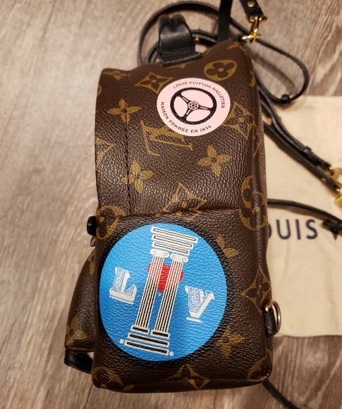 Louis Vuitton Palm Springs World Tour Edition - Picture 4 of 8